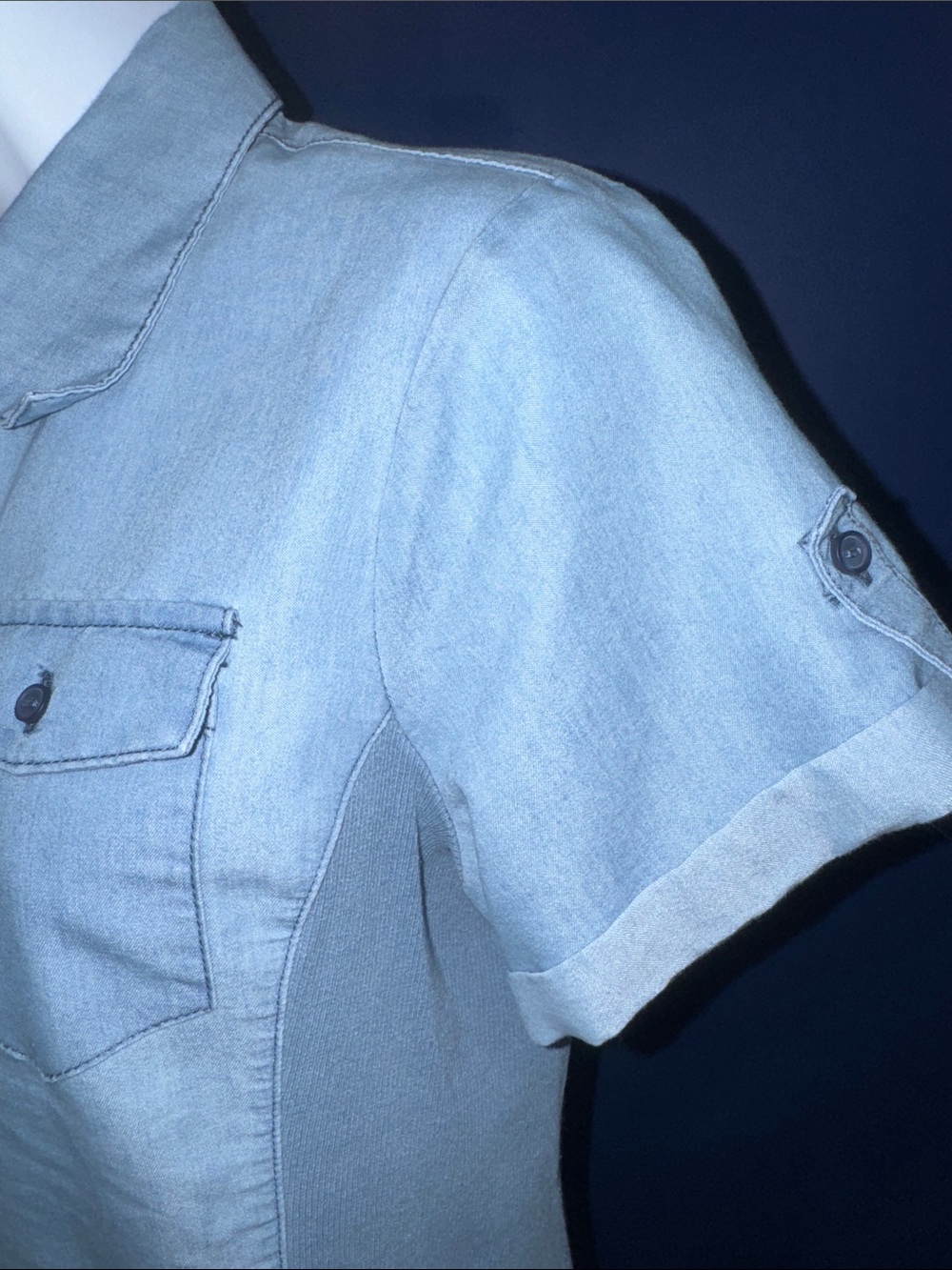 Cavalini - Lightweight Denim Button-Up Top size Medium - Picture 10 of 16